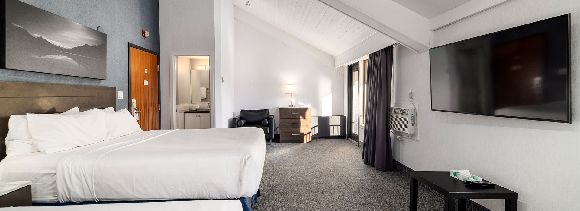 Superior room with two queen beds