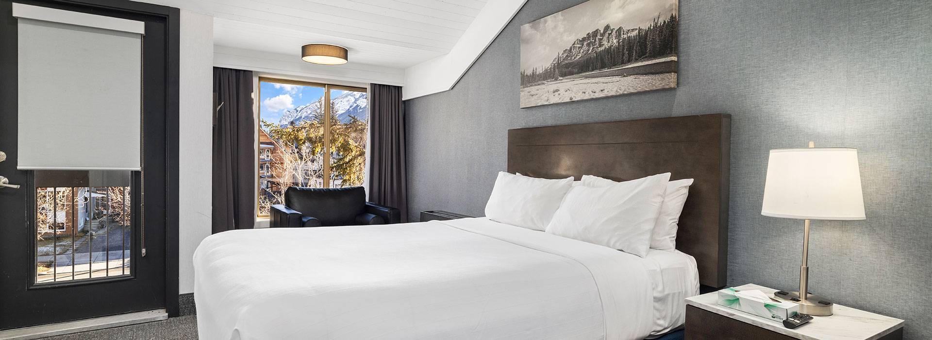Hotel room with king size bed